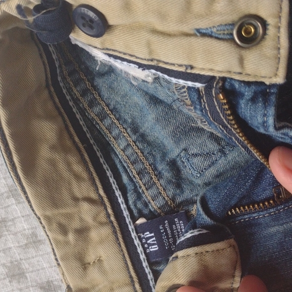 All Baby Gap BUNDLE - T-Shirt and Three Pairs of Pants - Picture 7 of 16